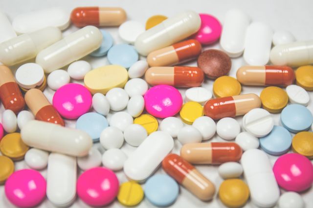 Bioteknologi & Farmasi: Apa Saja Risiko Klinis, Komersial & Hukum Utamanya?